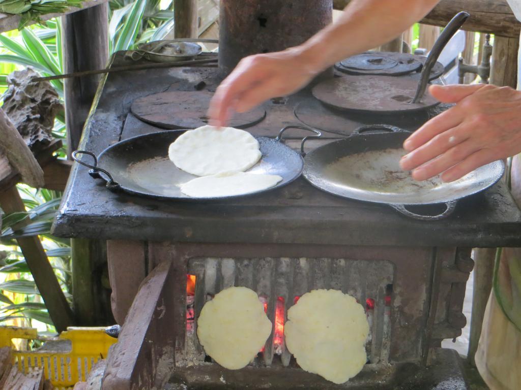 Guayabo Lodge Santa Cruz  Eksteriør bilde